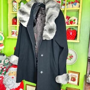 black gray white ombré faux fur fuzzy neck collar trim matching wrist cuffs coat